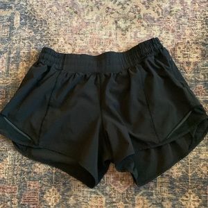Lululemon Hotty Hot HR 4 inch Shorts